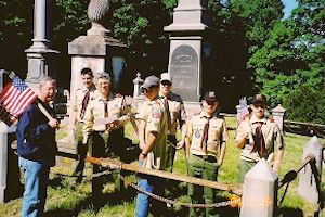 Memorial Day Gravesite Flag Placement 2004 #02